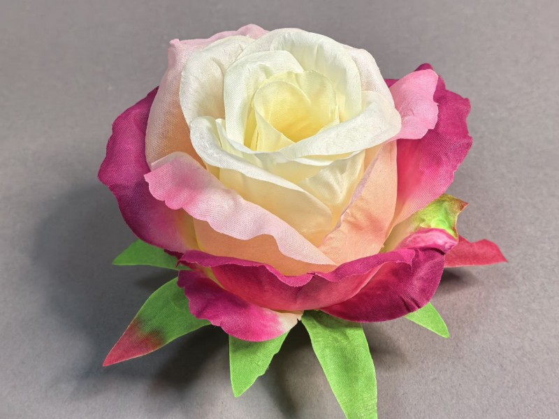 Бутон большой "Эквадор" 100