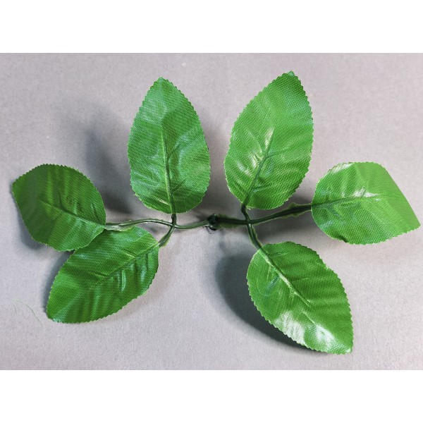 64.130 Лист розы ритуальный 6-ка светлый большой на толстый стебель