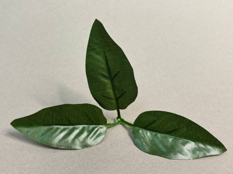 64.241 Лист тройной малый темный