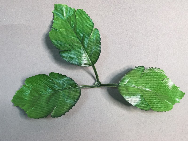 64.273 Лист хризантемы ритуальный 3ка двухцветный