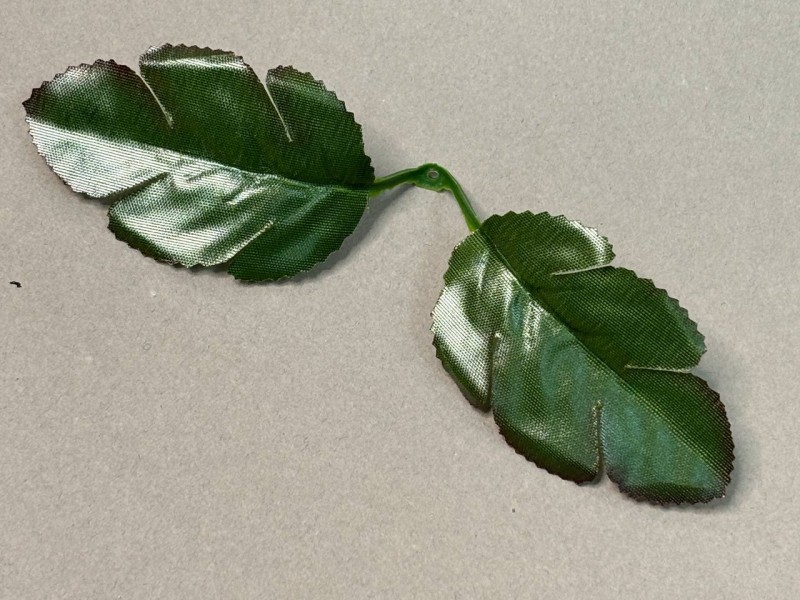 64.292 Лист хризантемы 2ка с коричневым кантом