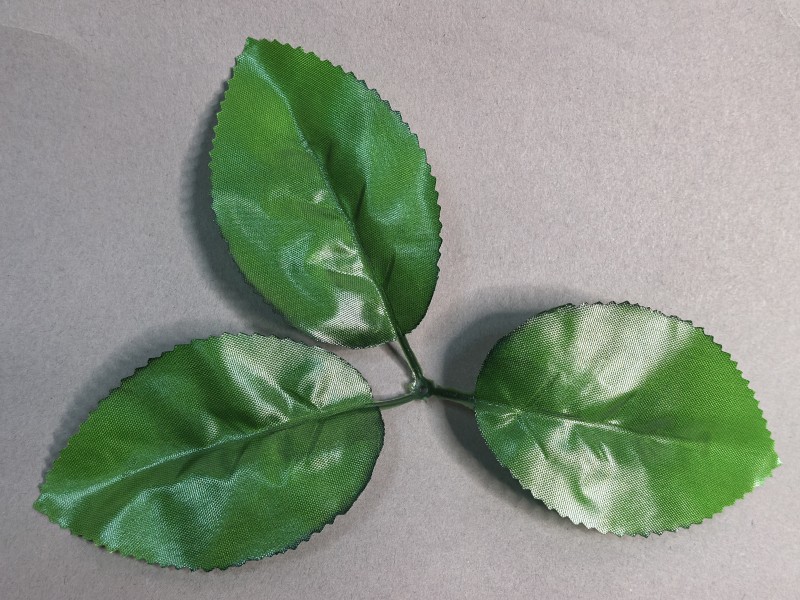 64.332 Лист розы ритуальный 3-ка двухцветный