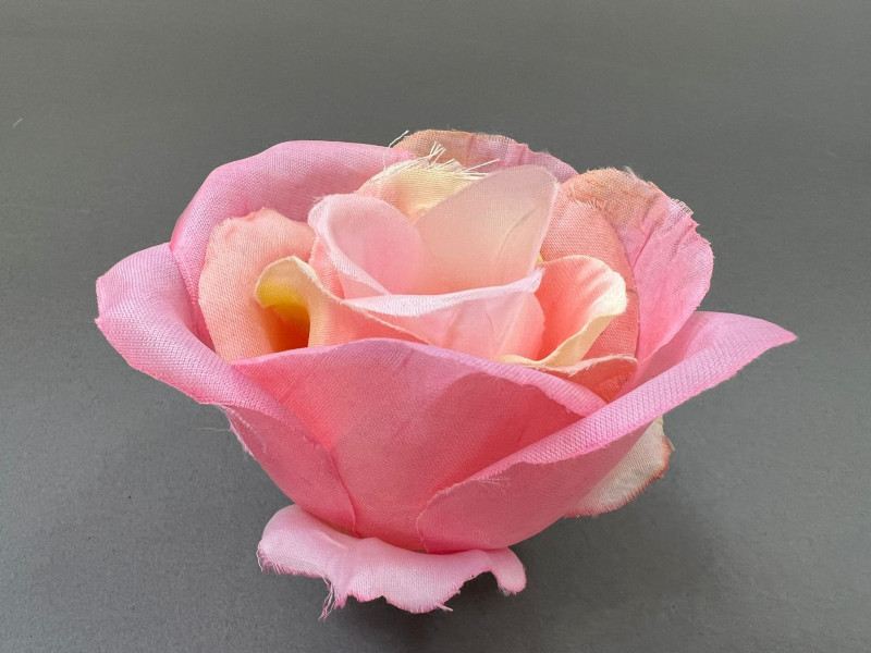 Цветок ритуальный роза 204П