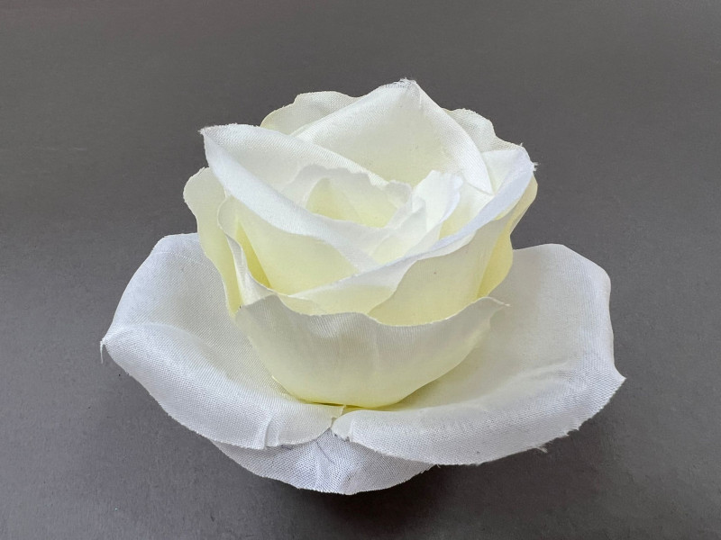 Цветок ритуальный роза 220П