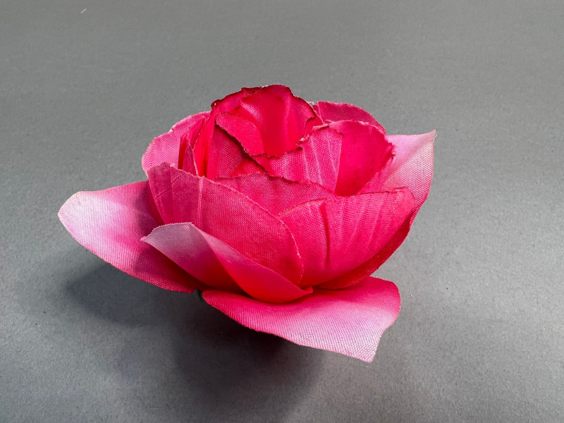 Цветок ритуальный роза 233П