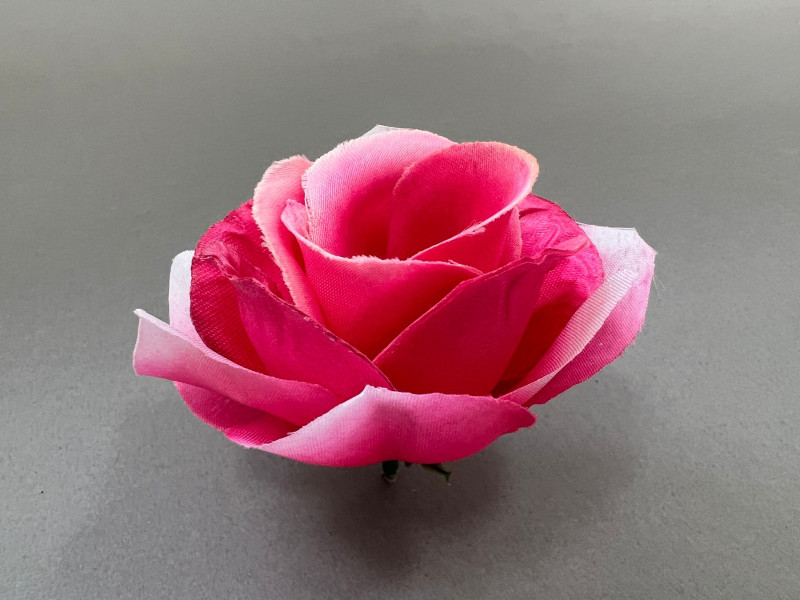 Цветок ритуальный роза 250П